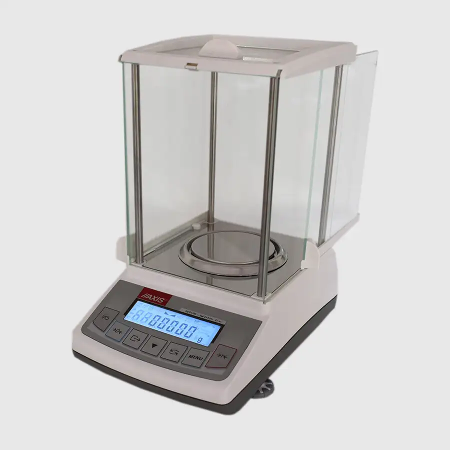 Жалаңаш шұлықтағы жезөкшелердің жеке суреттері Дилдомен ойнау