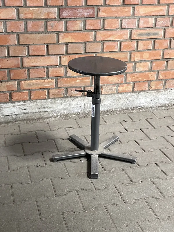Табурет слюсарний